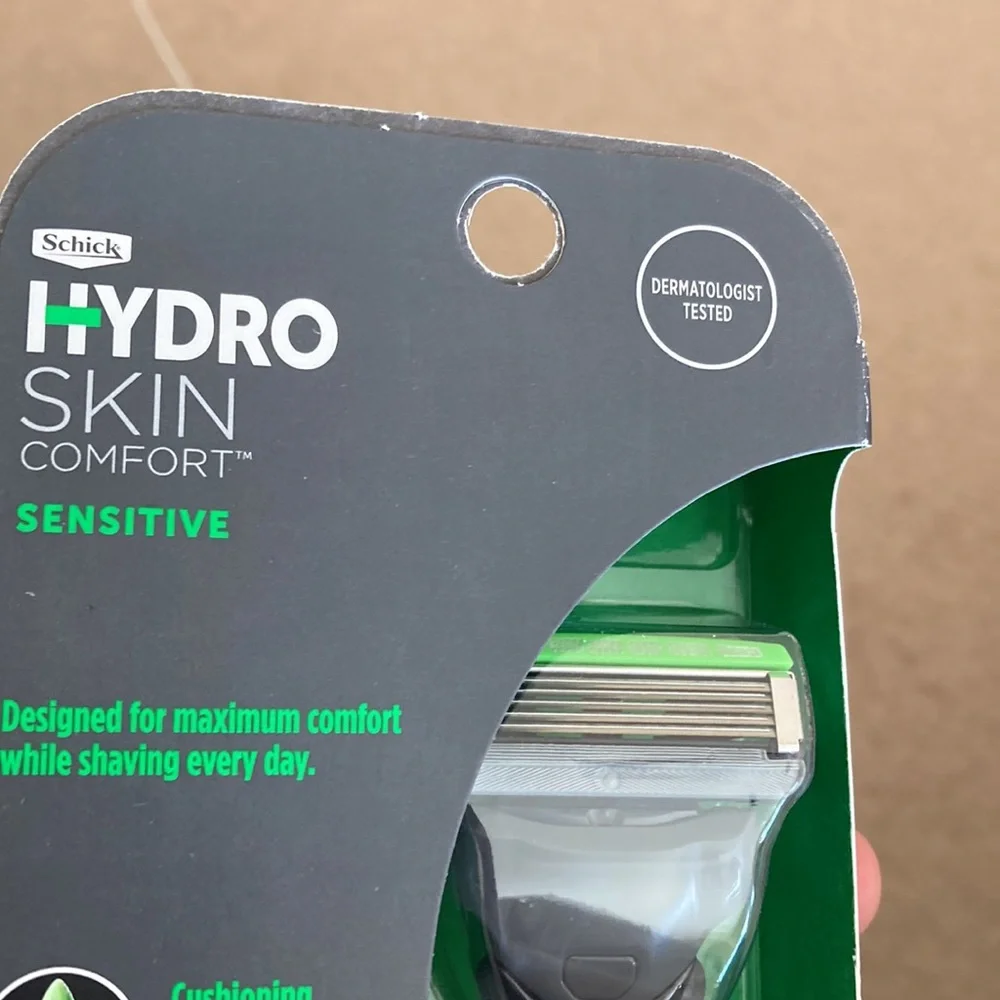NEW Schick Hydro Skin Comfort Sensitive Shaving Razor